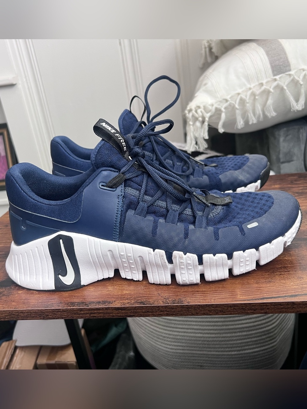 Nike Metcon 5 Blue Athletic Running Shoes with White Sole